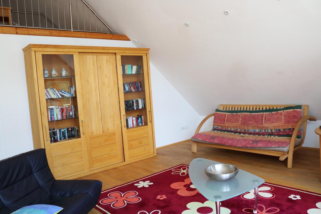 Apartment Dachgalerie 110 M2 Мюнхен Экстерьер фото